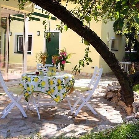 Romantic Cottage Pitten Luaran gambar